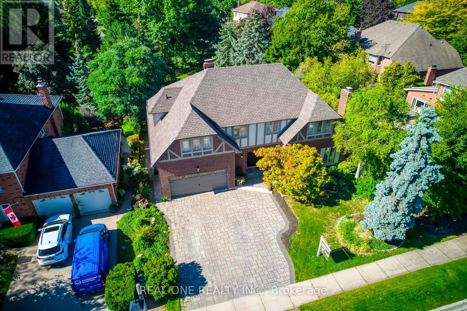 1340 Greeneagle Drive, Oakville, Ontario  L6M 2M9 - Photo 1 - W12411395