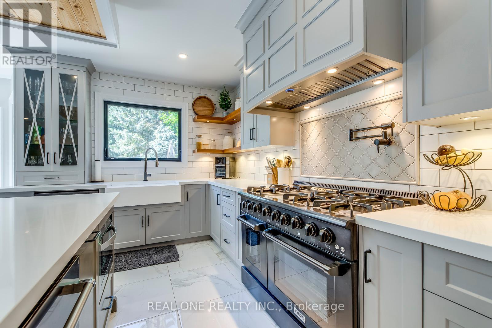 1340 Greeneagle Drive, Oakville, Ontario  L6M 2M9 - Photo 16 - W12411395