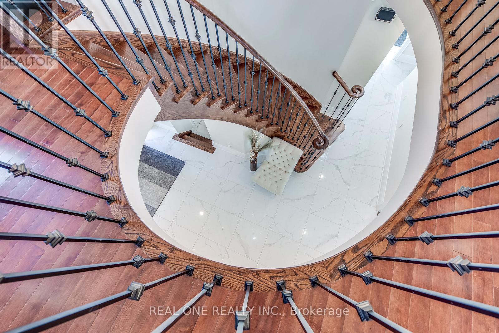 1340 Greeneagle Drive, Oakville, Ontario  L6M 2M9 - Photo 23 - W12411395