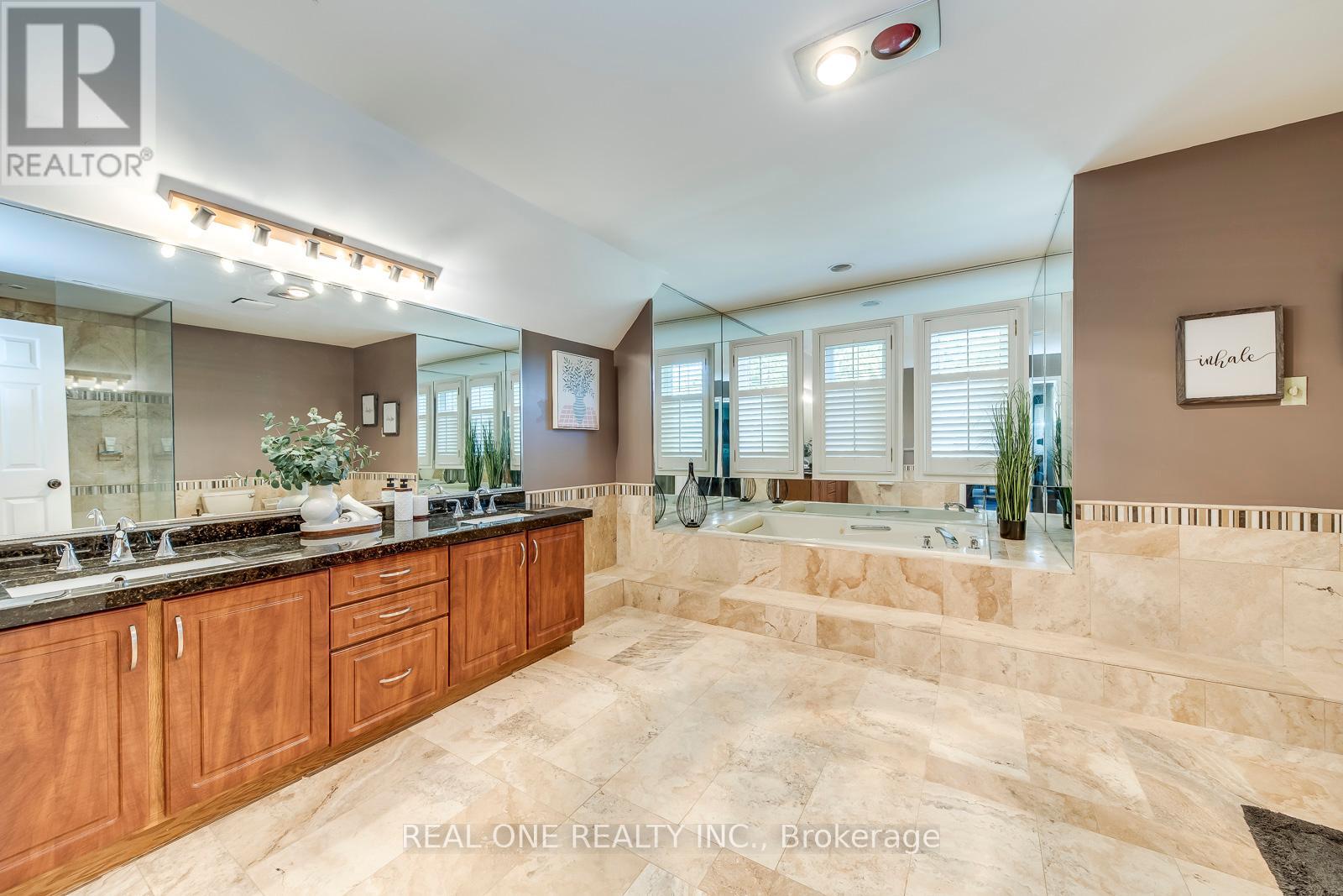 1340 Greeneagle Drive, Oakville, Ontario  L6M 2M9 - Photo 28 - W12411395