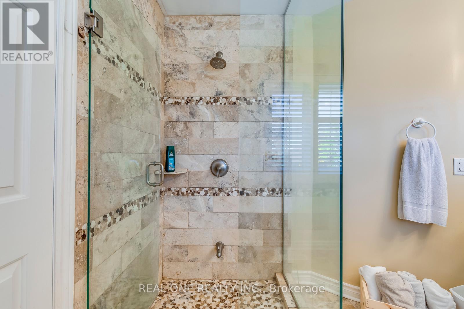 1340 Greeneagle Drive, Oakville, Ontario  L6M 2M9 - Photo 32 - W12411395