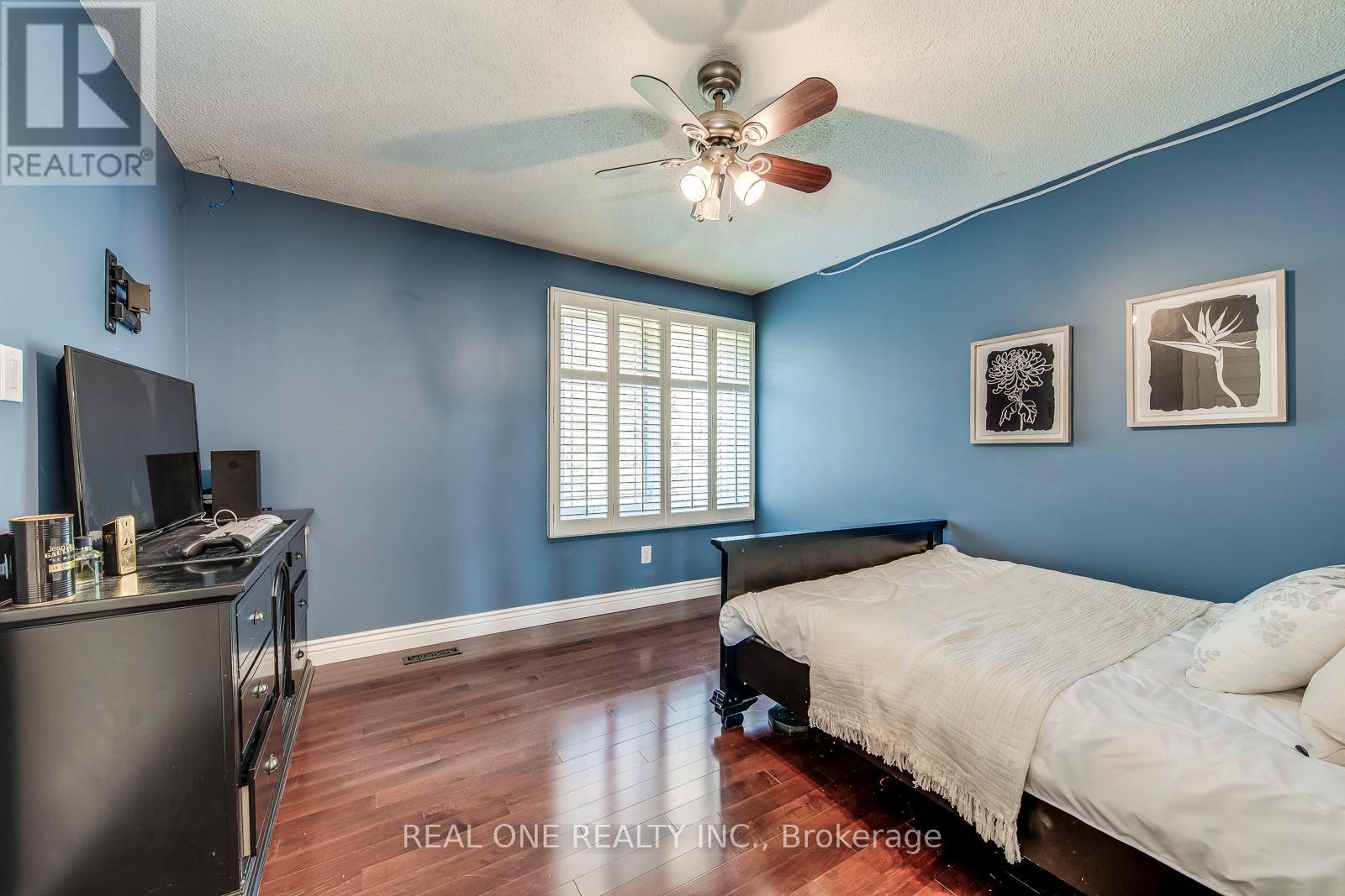 1340 Greeneagle Drive, Oakville, Ontario  L6M 2M9 - Photo 34 - W12411395