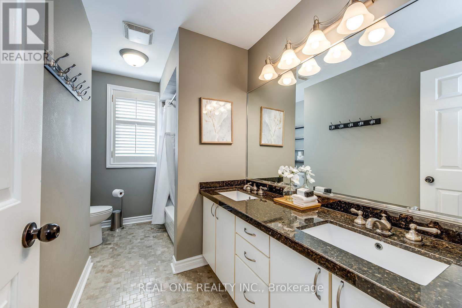 1340 Greeneagle Drive, Oakville, Ontario  L6M 2M9 - Photo 35 - W12411395