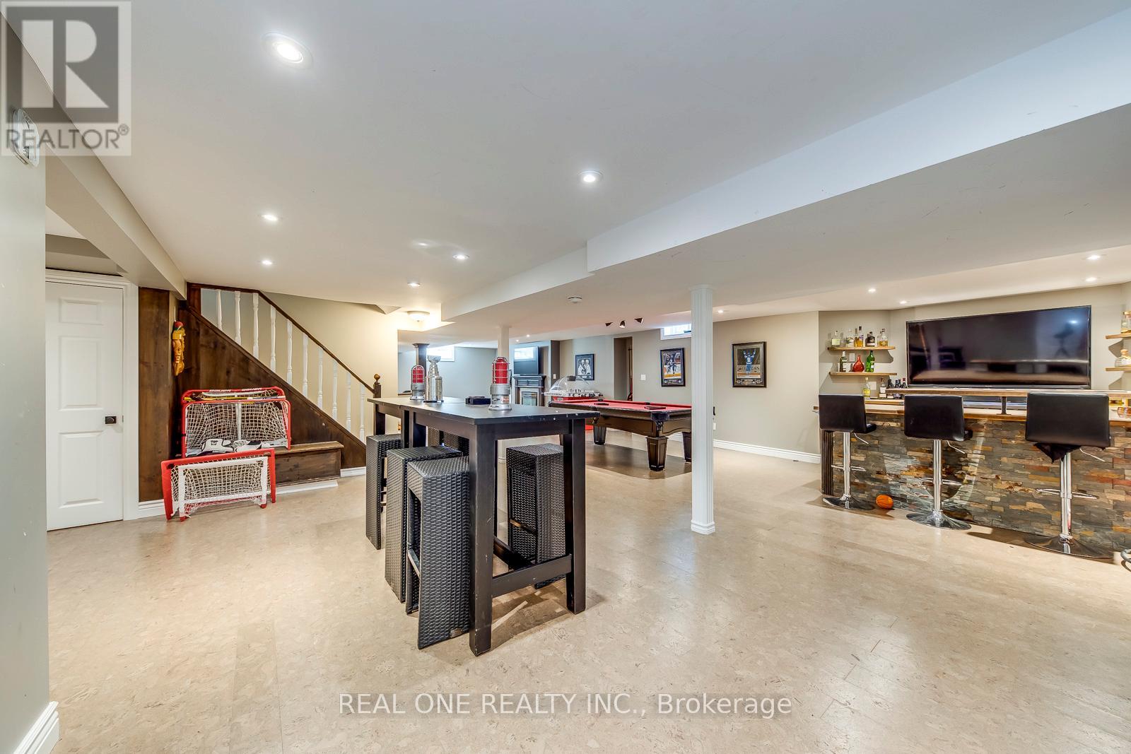 1340 Greeneagle Drive, Oakville, Ontario  L6M 2M9 - Photo 36 - W12411395
