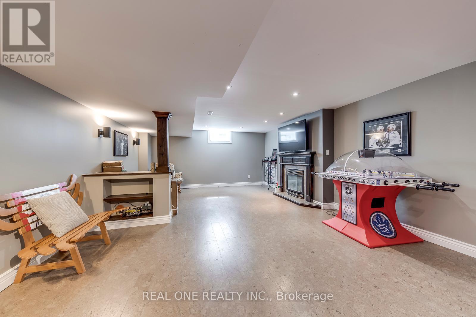 1340 Greeneagle Drive, Oakville, Ontario  L6M 2M9 - Photo 39 - W12411395