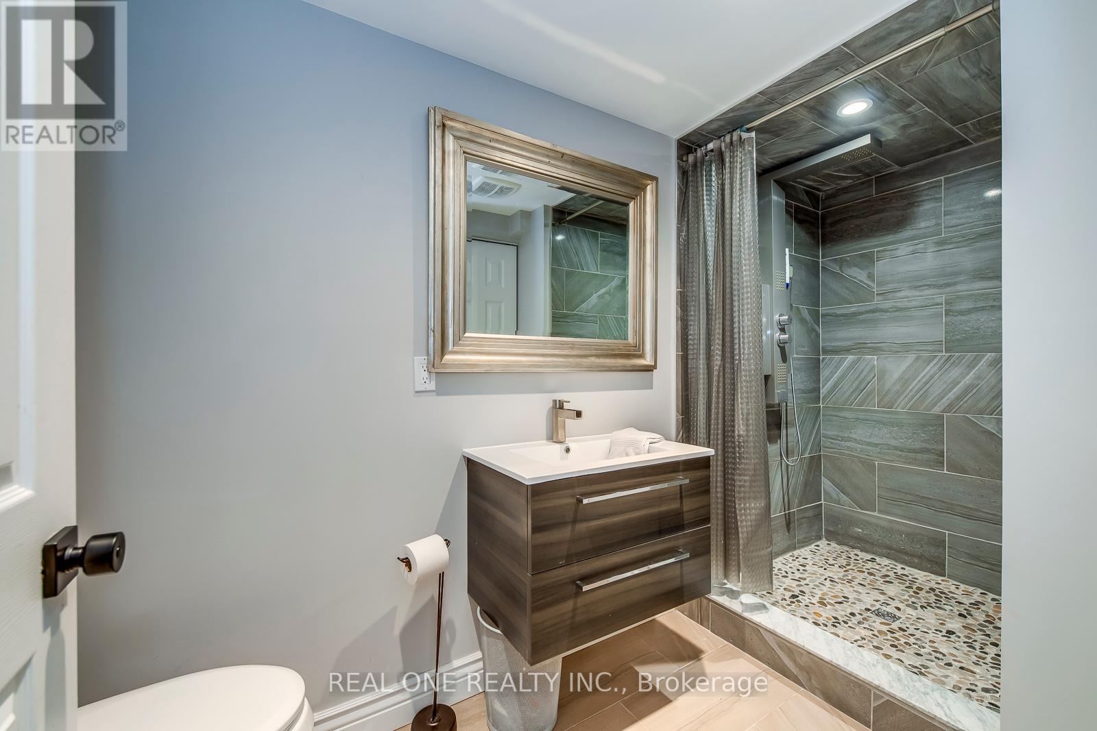 1340 Greeneagle Drive, Oakville, Ontario  L6M 2M9 - Photo 41 - W12411395