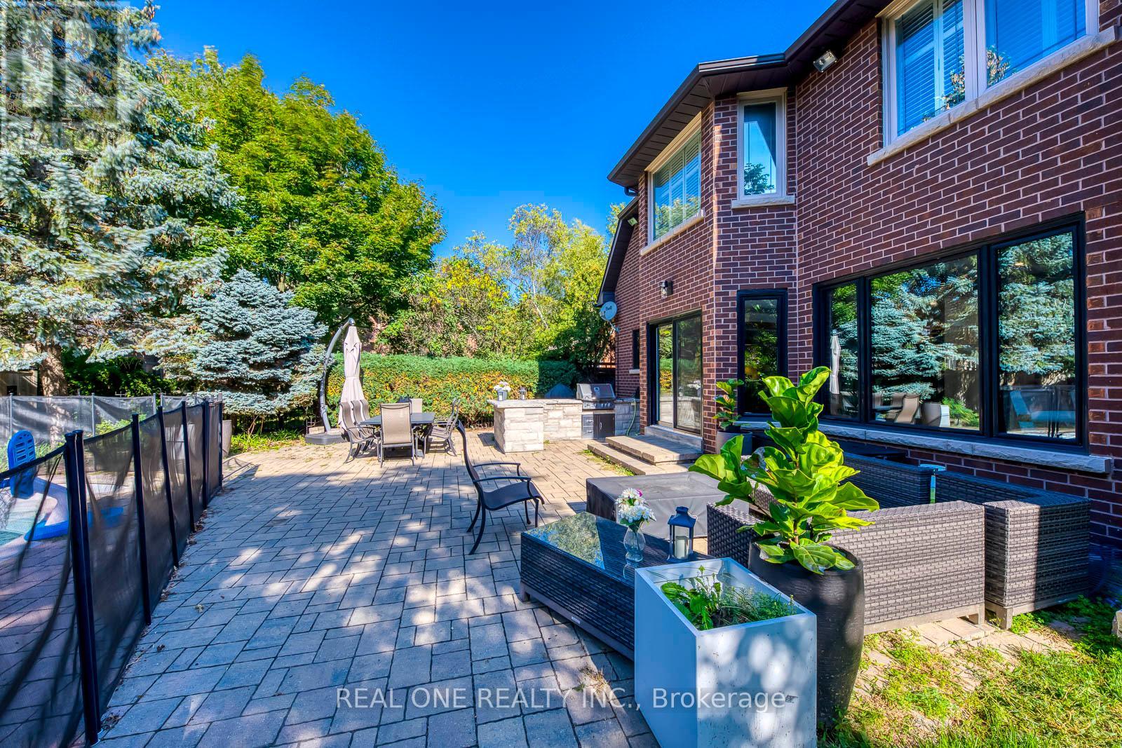 1340 Greeneagle Drive, Oakville, Ontario  L6M 2M9 - Photo 44 - W12411395