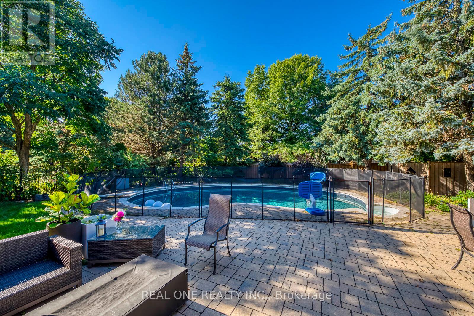1340 Greeneagle Drive, Oakville, Ontario  L6M 2M9 - Photo 46 - W12411395
