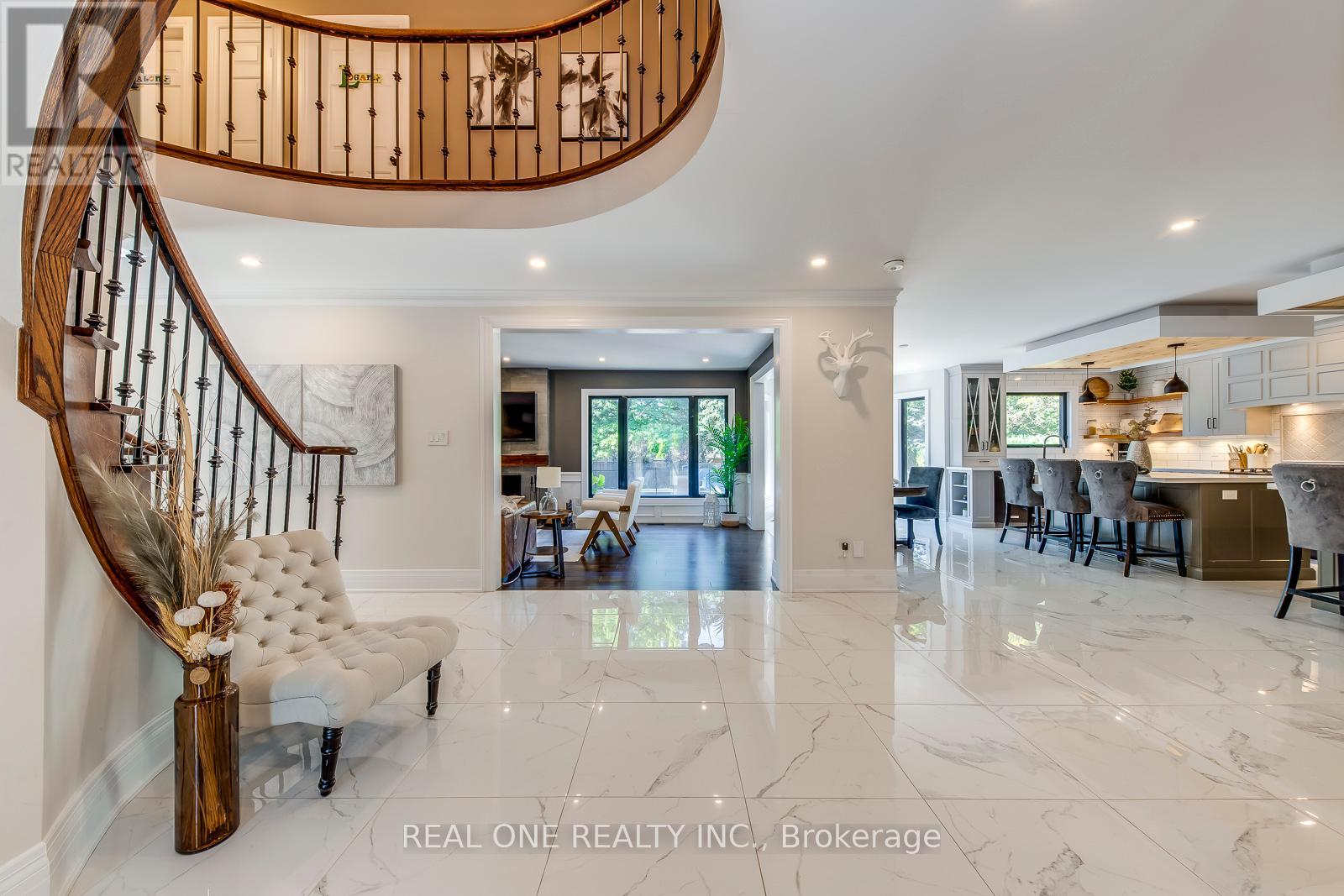 1340 Greeneagle Drive, Oakville, Ontario  L6M 2M9 - Photo 8 - W12411395