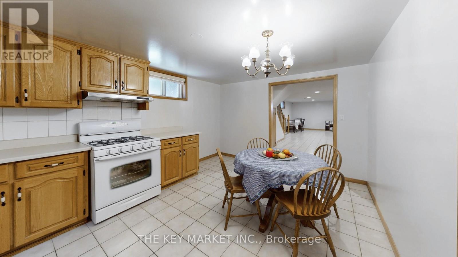 1277 Tyneburn Crescent, Mississauga, Ontario  L4X 1P3 - Photo 32 - W12411431