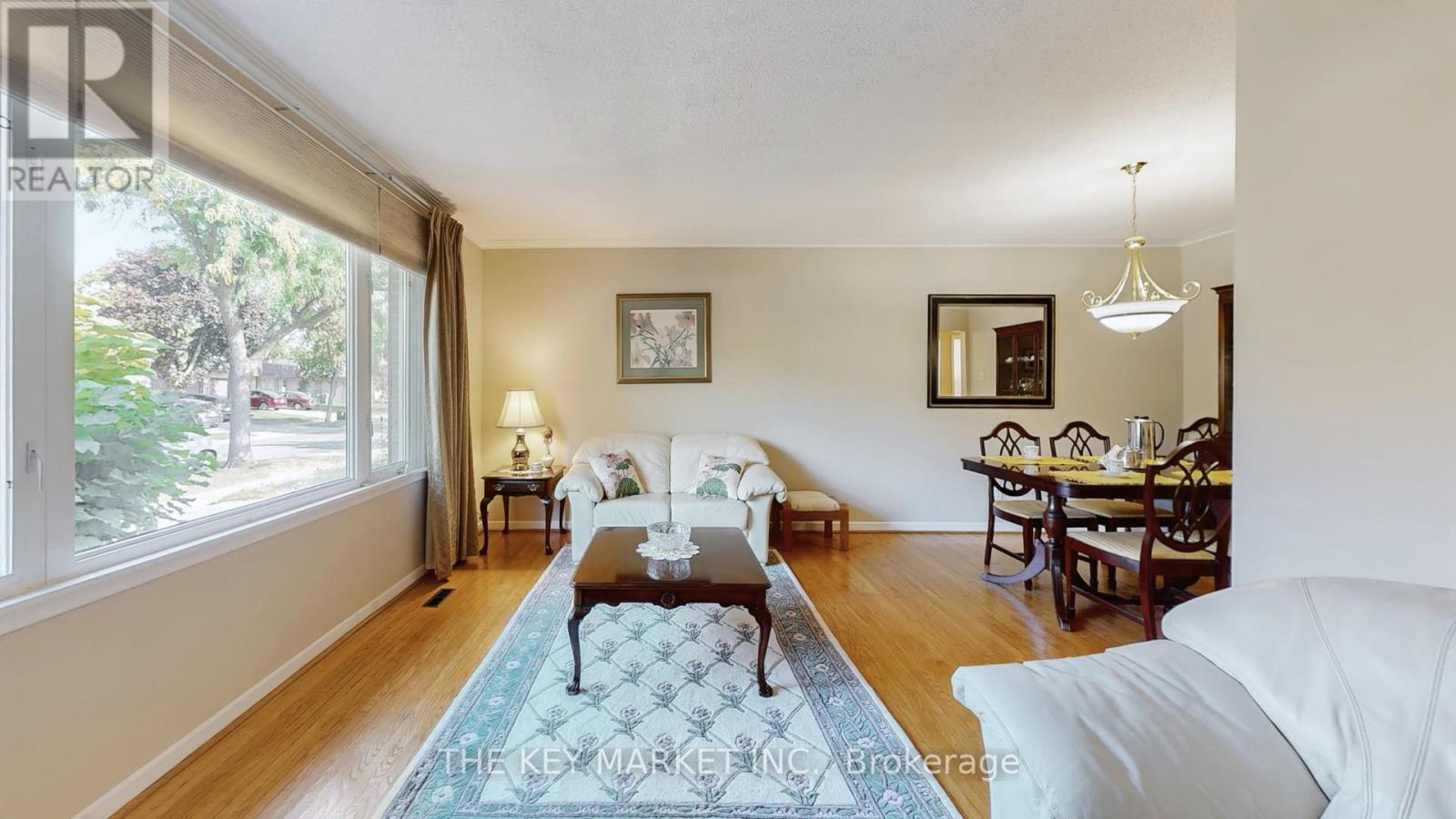 1277 Tyneburn Crescent, Mississauga, Ontario  L4X 1P3 - Photo 9 - W12411431