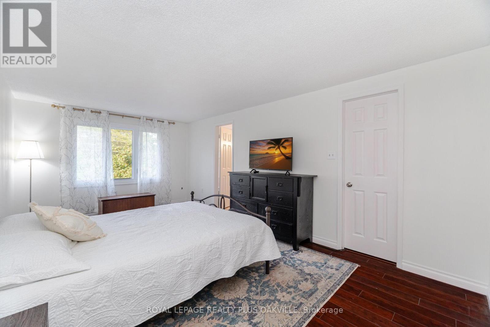 1294 Hammond Street, Burlington, Ontario  L7S 2C5 - Photo 22 - W12411454