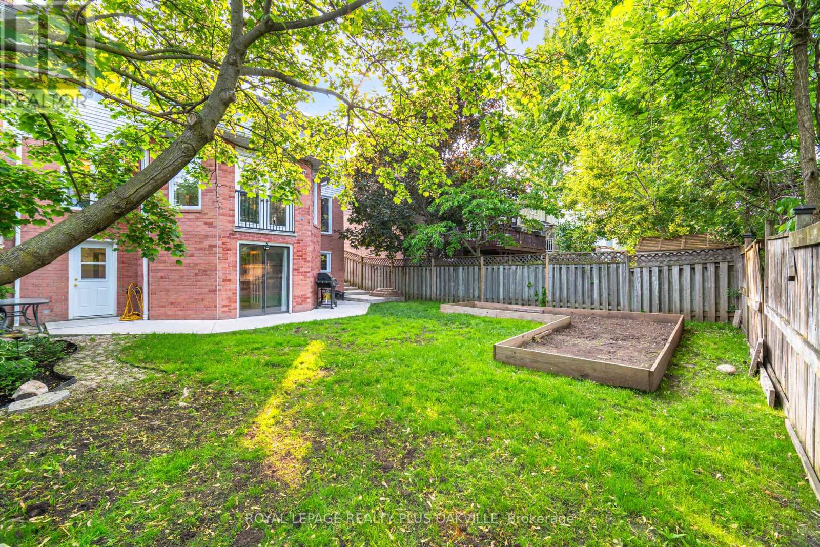 1294 Hammond Street, Burlington, Ontario  L7S 2C5 - Photo 48 - W12411454