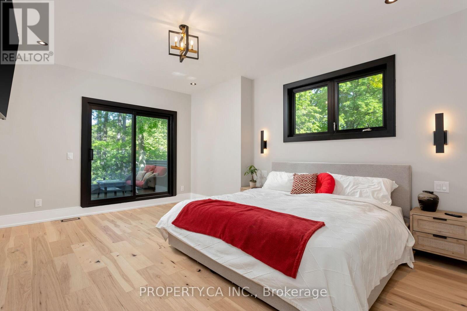 58 Farningham Crescent, Toronto, Ontario  M9B 3B6 - Photo 15 - W12411474