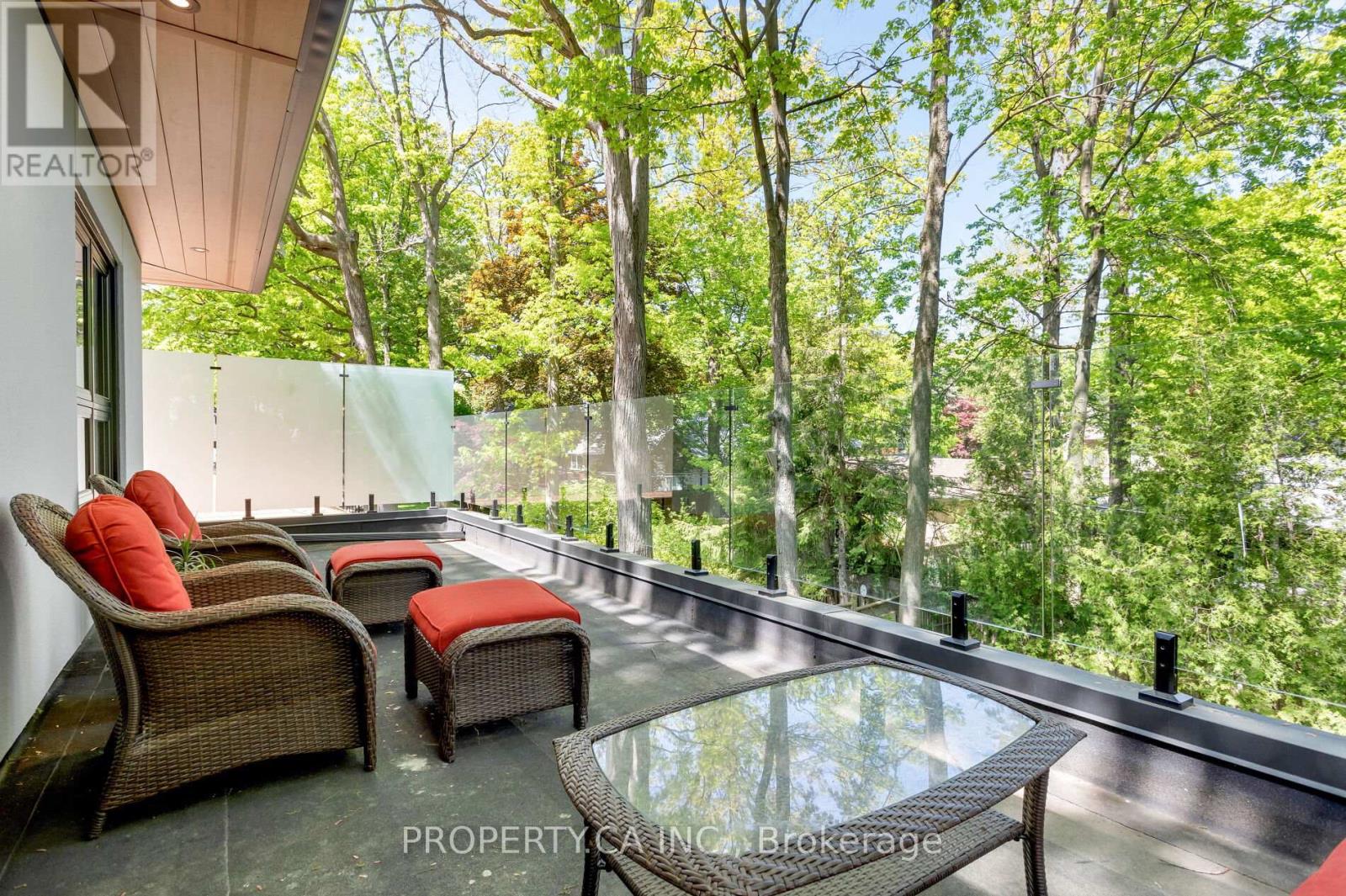 58 Farningham Crescent, Toronto, Ontario  M9B 3B6 - Photo 22 - W12411474