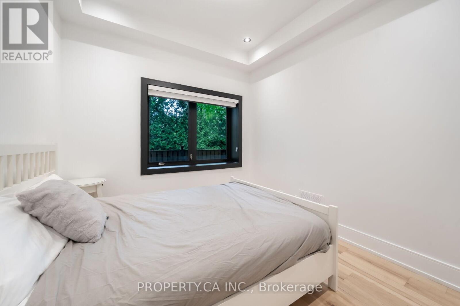 58 Farningham Crescent, Toronto, Ontario  M9B 3B6 - Photo 28 - W12411474