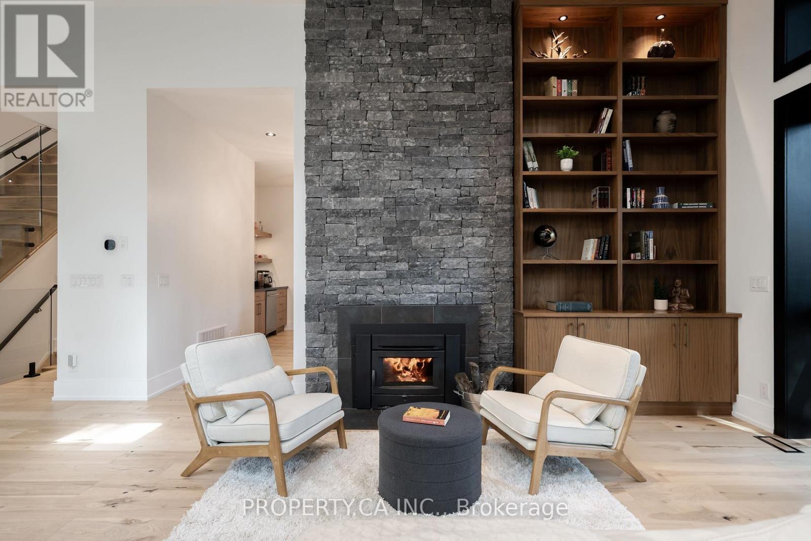 58 Farningham Crescent, Toronto, Ontario  M9B 3B6 - Photo 5 - W12411474