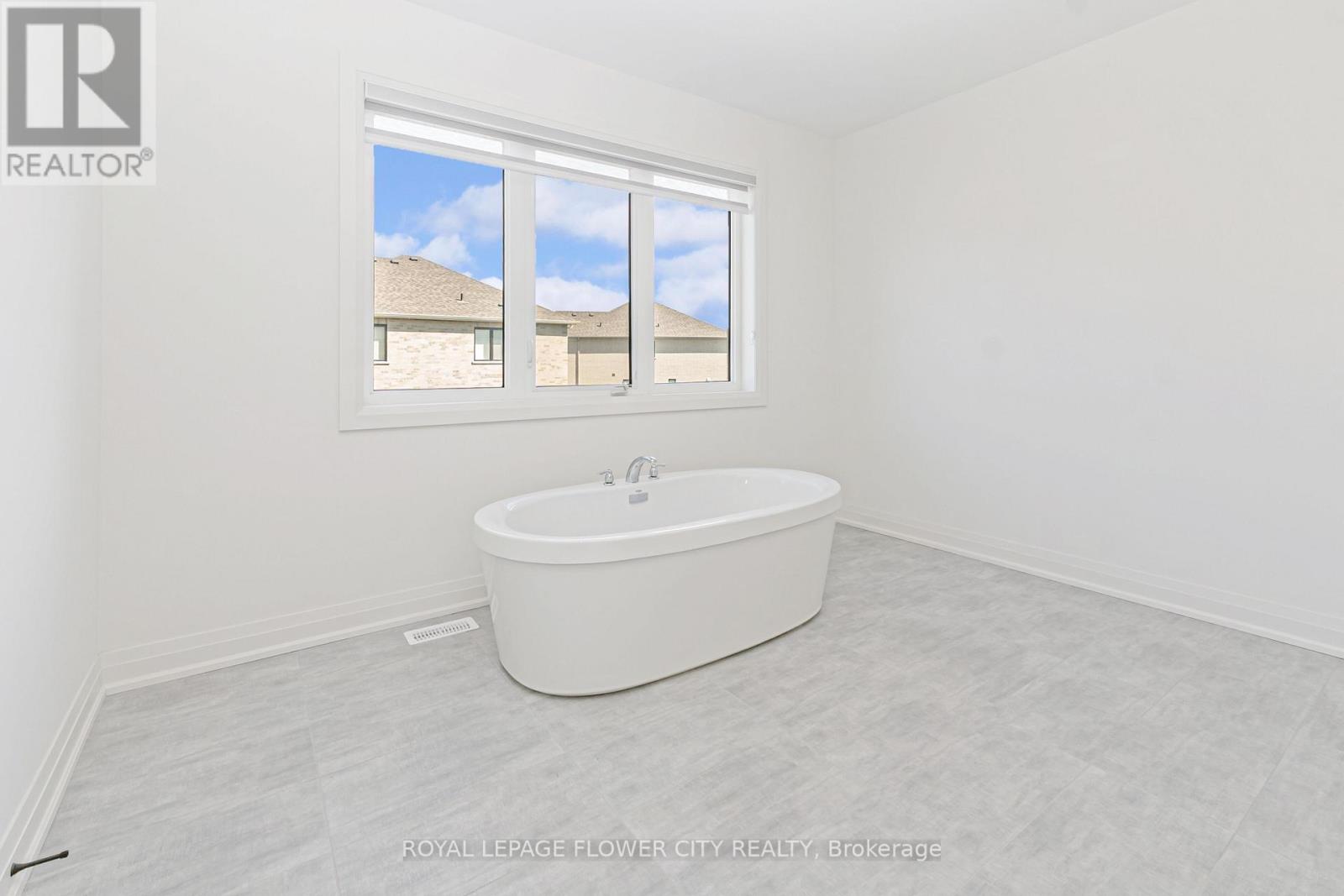 11 Wintergreen Lane N, Adjala-Tosorontio (Colgan), Ontario  L0G 1W0 - Photo 36 - N12385737