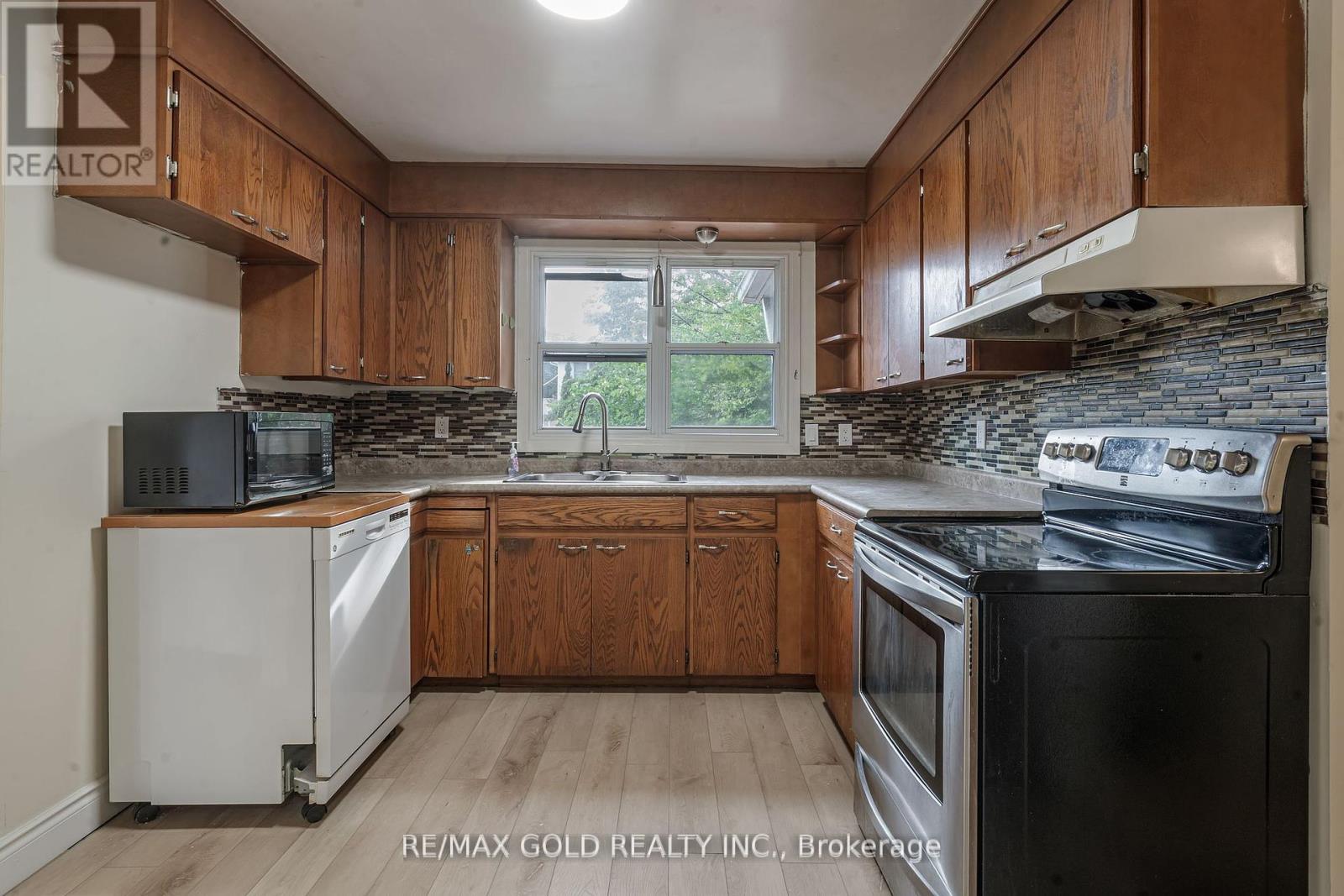 171 Rhine Avenue, London East, Ontario  N5Y 1C7 - Photo 6 - X12411374