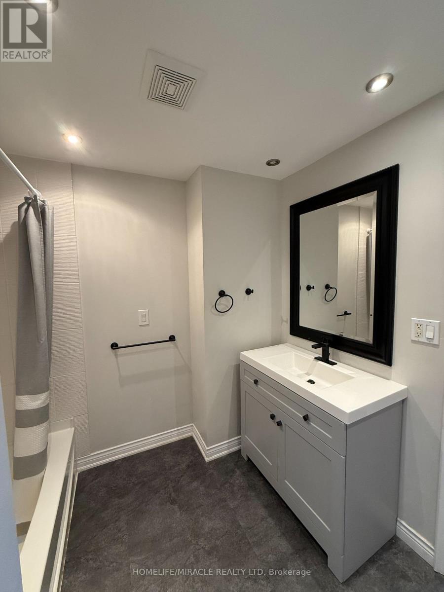 11 Garnet Street, St. Catharines, Ontario  L2M 5E6 - Photo 18 - X12411442