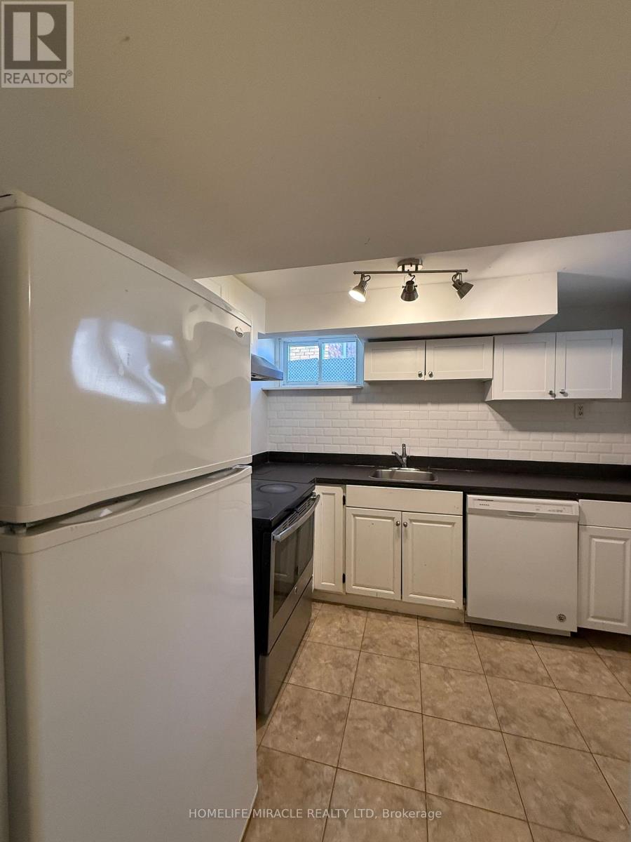 11 Garnet Street, St. Catharines, Ontario  L2M 5E6 - Photo 26 - X12411442