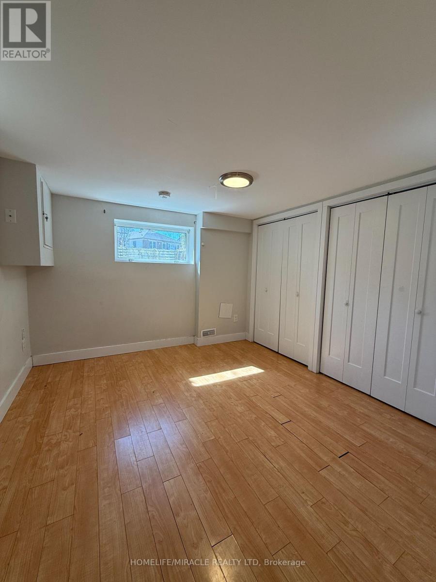 11 Garnet Street, St. Catharines, Ontario  L2M 5E6 - Photo 31 - X12411442