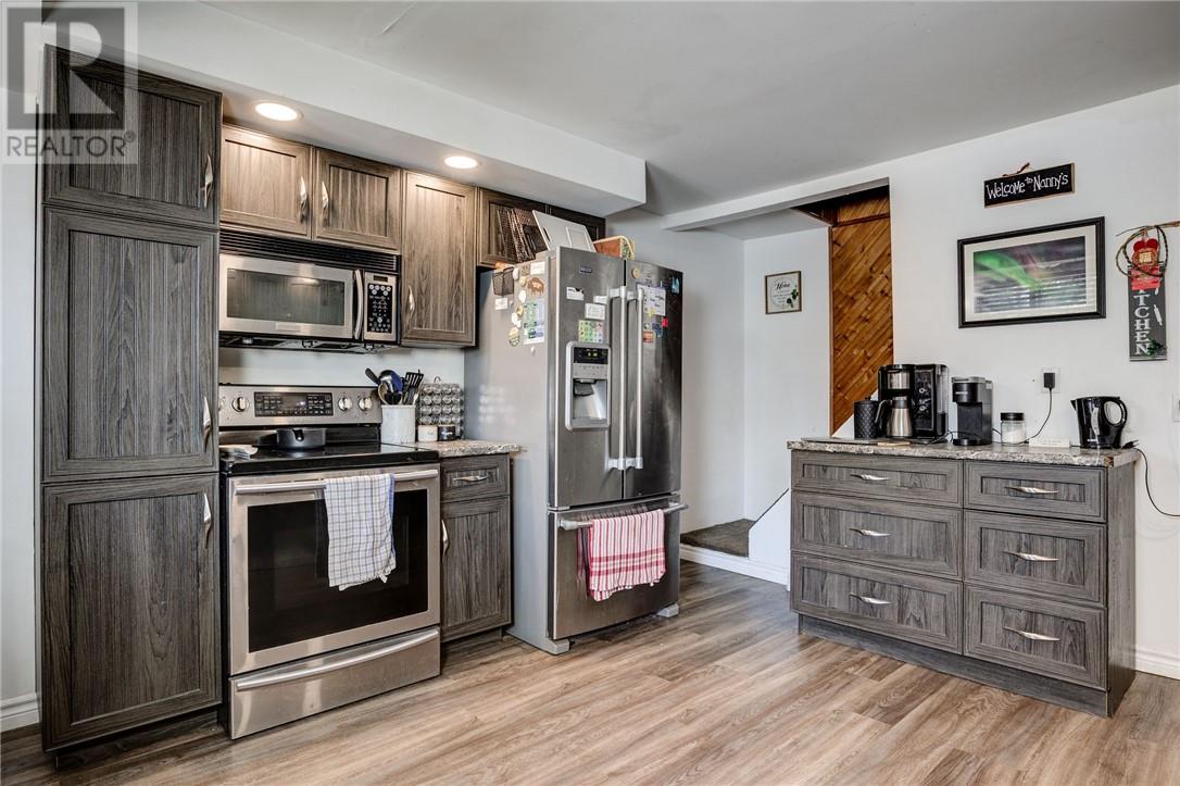 431 Frood Road, Sudbury, Ontario  P3C 4Z9 - Photo 2 - 2124784