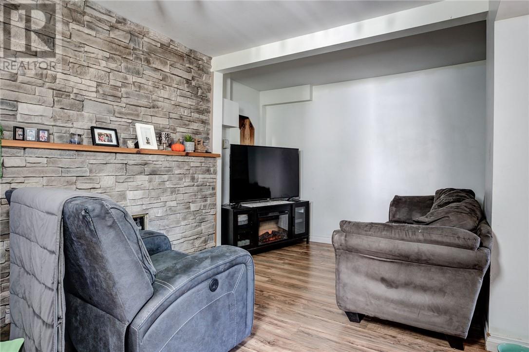 431 Frood Road, Sudbury, Ontario  P3C 4Z9 - Photo 4 - 2124784