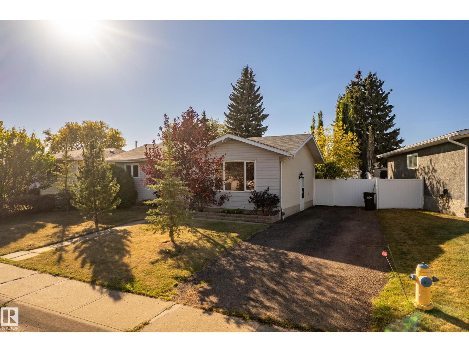 14524 21 St Nw, Edmonton, Alberta  T5Y 1T8 - Photo 3 - E4458291