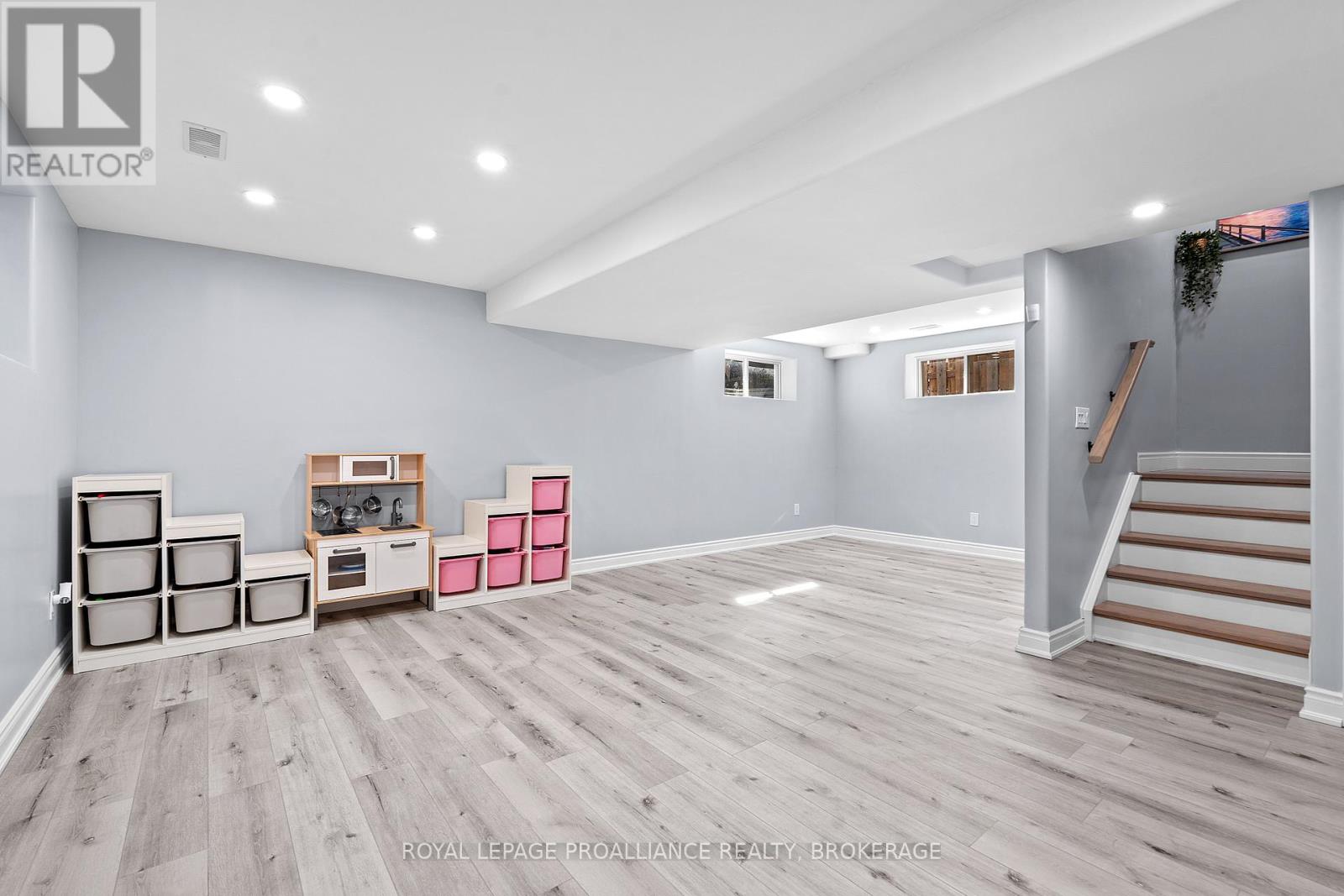 1556 Albany Drive, Kingston (City Northwest), Ontario  K7P 0L9 - Photo 31 - X12411783