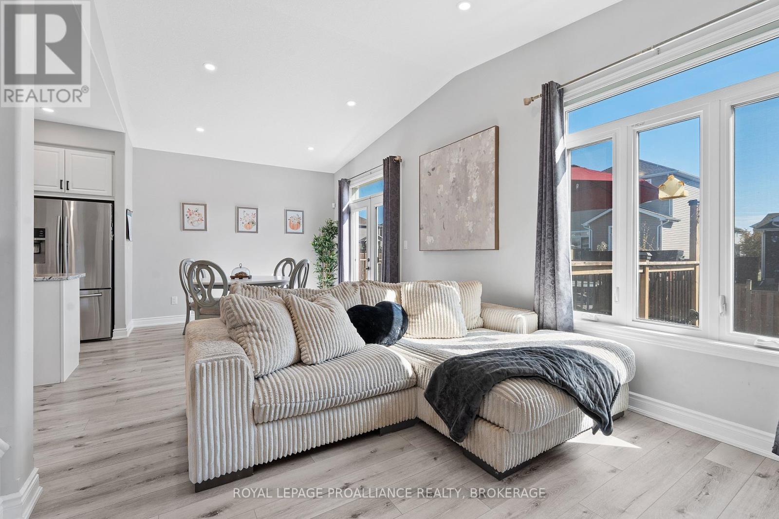 1556 Albany Drive, Kingston (City Northwest), Ontario  K7P 0L9 - Photo 8 - X12411783