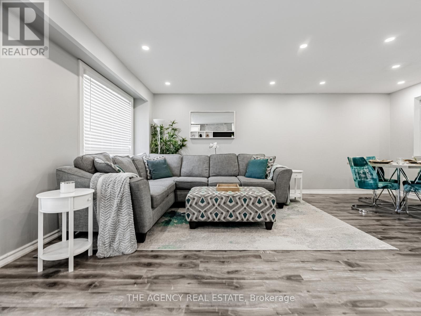 4 - 2445 Homelands Drive, Mississauga (Sheridan), Ontario  L5K 2C6 - Photo 6 - W12411819