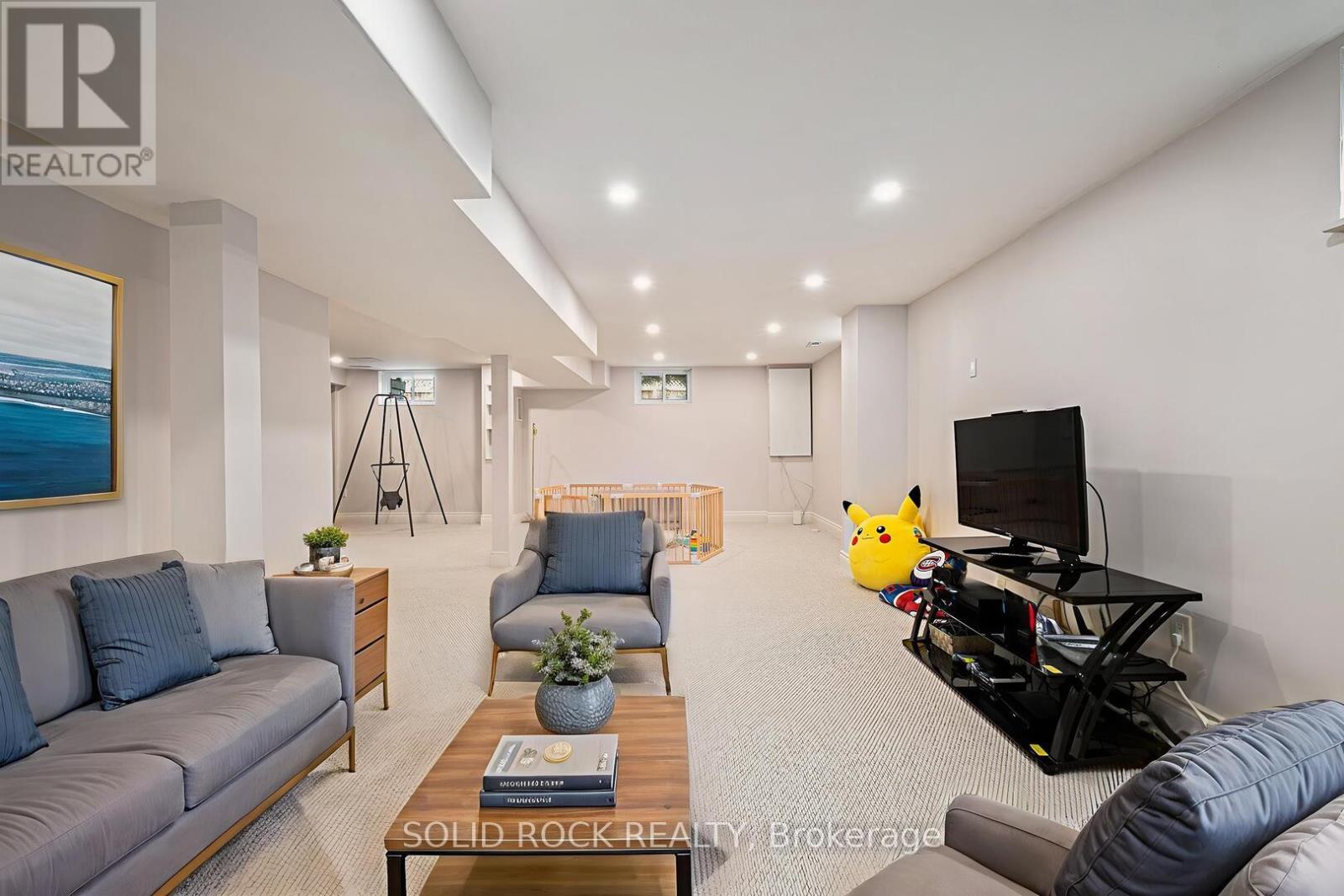 13 Weatherwood Crescent, Ottawa, Ontario  K2E 7C5 - Photo 32 - X12409317