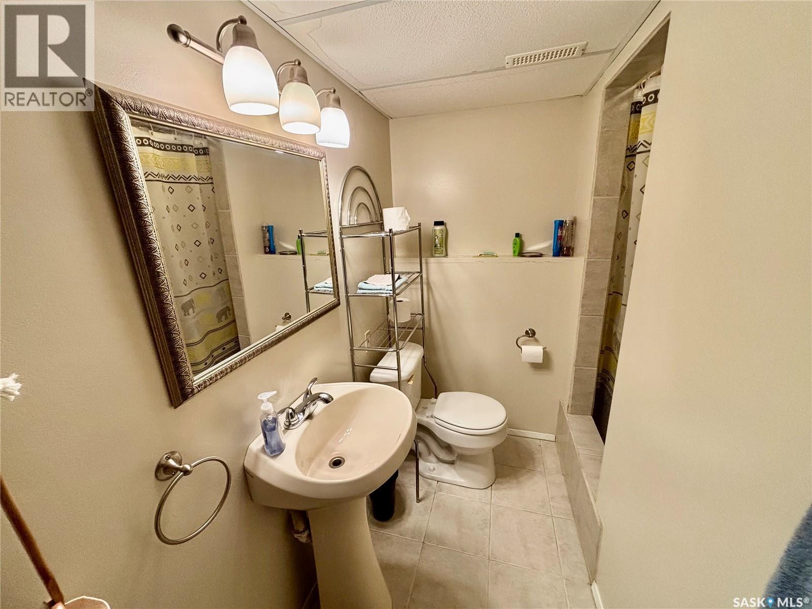 724 4th Street E, Assiniboia, Saskatchewan  S0H 0B0 - Photo 17 - SK015495