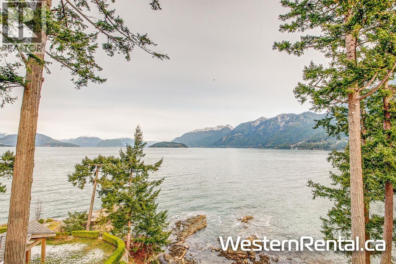 69** ISLEVIEW ROAD, West Vancouver, British Columbia