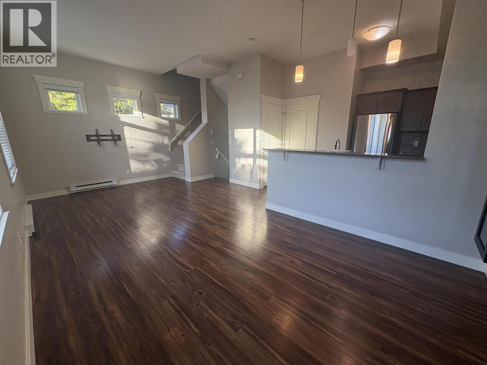 1 6538 Elgin Avenue, Burnaby, British Columbia  V5H 3S6 - Photo 3 - R3049508