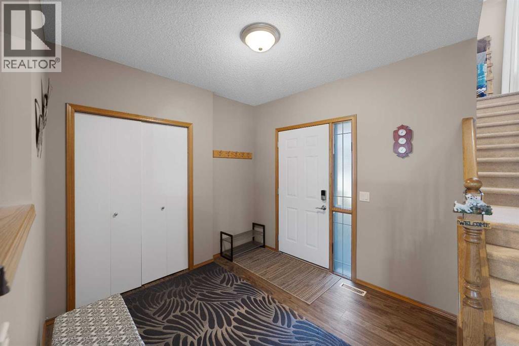 424 Stonegate Road Nw, Airdrie, Alberta  T4B 2Z9 - Photo 3 - A2258063
