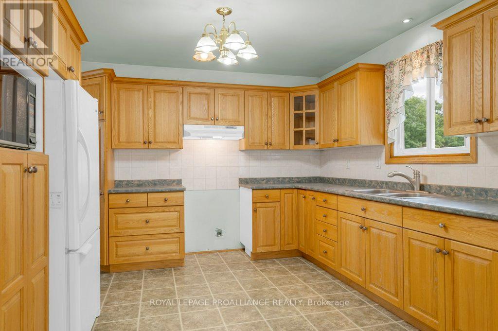 184 Bethel Road, Belleville, Ontario  K0K 3E0 - Photo 13 - X12411729