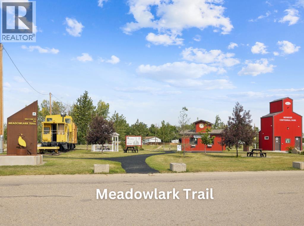 3 Clover Crescent, Beiseker, Alberta  T0M 0G0 - Photo 17 - A2257717