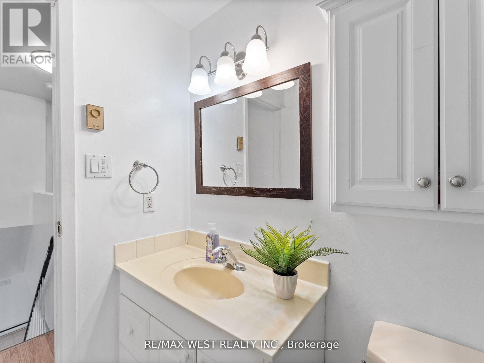 94 Plum Tree Way, Toronto, Ontario  M2R 3J1 - Photo 15 - C12411498