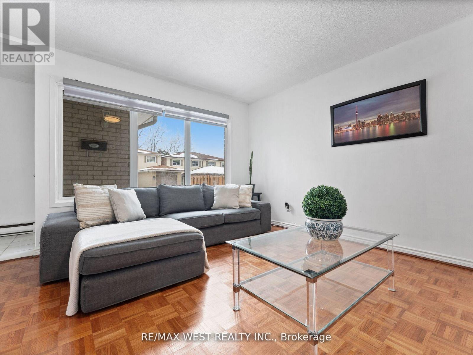 94 Plum Tree Way, Toronto, Ontario  M2R 3J1 - Photo 6 - C12411498