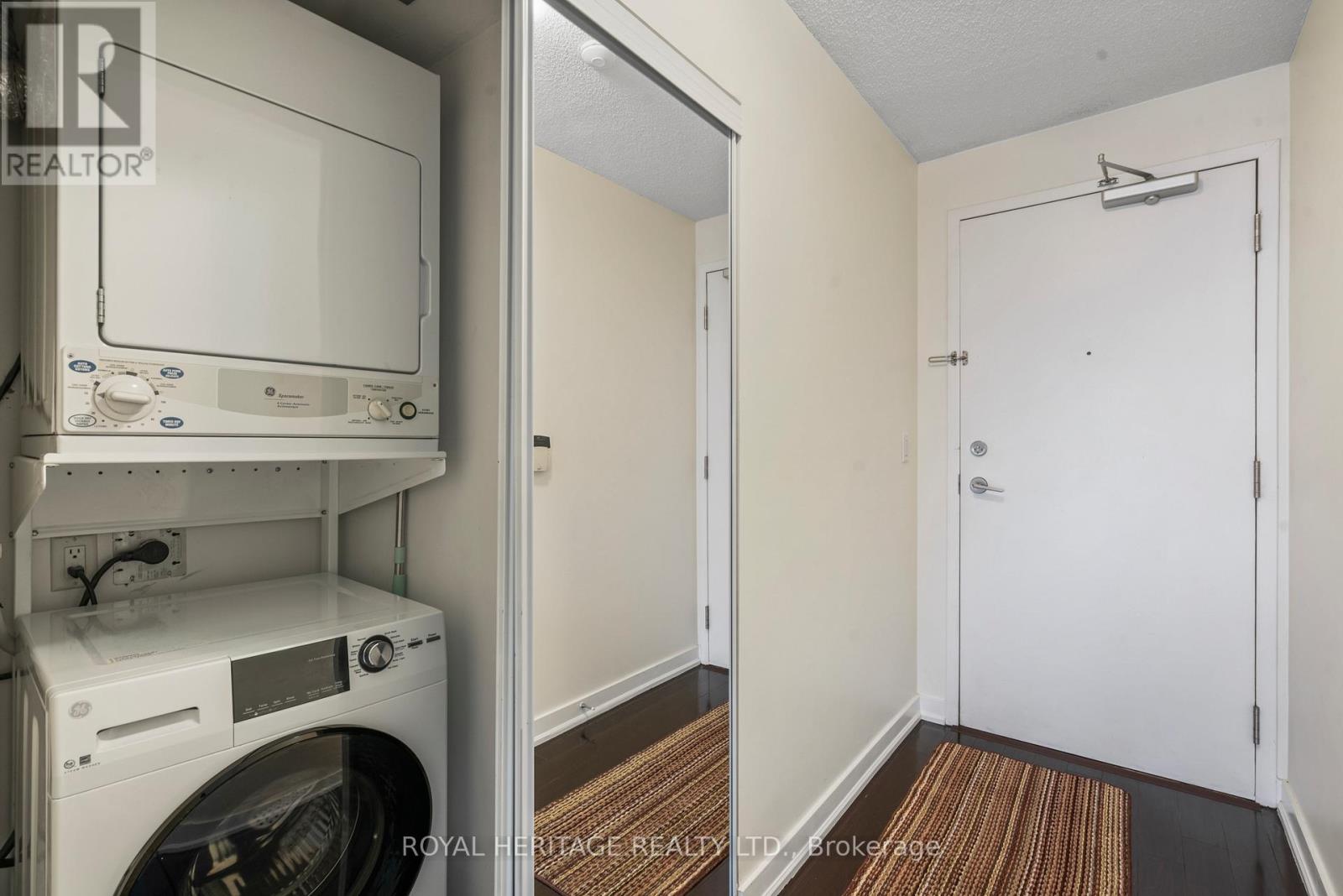 1716 - 38 Lee Centre Drive, Toronto (Woburn), Ontario  M1H 3J7 - Photo 5 - E12411598