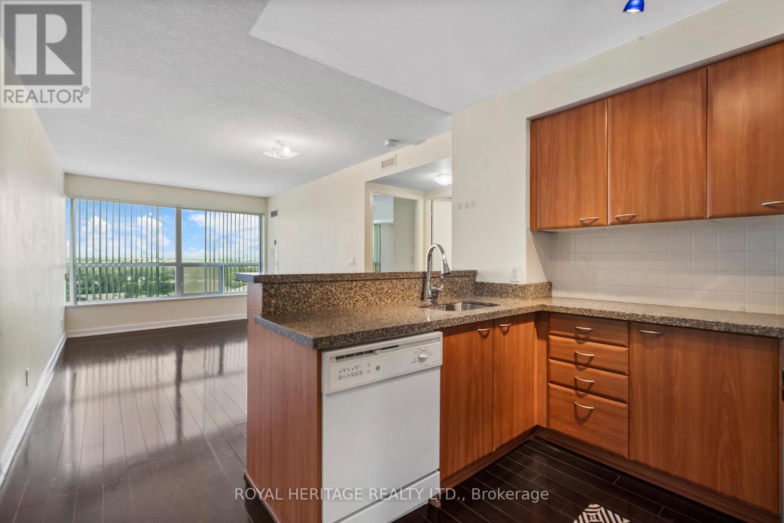 1716 - 38 Lee Centre Drive, Toronto (Woburn), Ontario  M1H 3J7 - Photo 6 - E12411598
