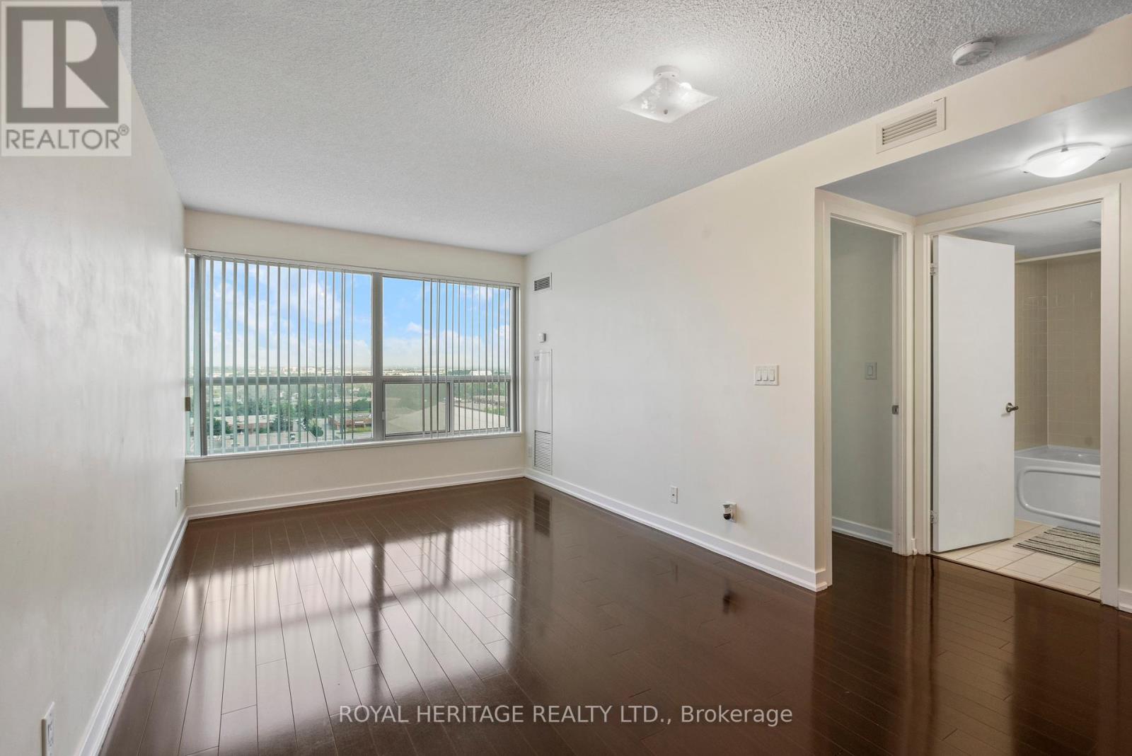 1716 - 38 Lee Centre Drive, Toronto (Woburn), Ontario  M1H 3J7 - Photo 7 - E12411598