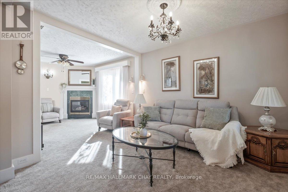 63 King Street S, New Tecumseth, Ontario  L9R 1B6 - Photo 10 - N12411493