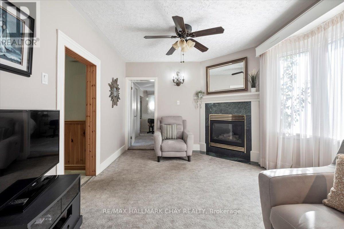 63 King Street S, New Tecumseth, Ontario  L9R 1B6 - Photo 12 - N12411493