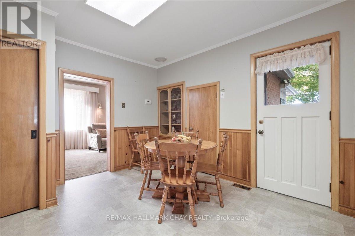 63 King Street S, New Tecumseth, Ontario  L9R 1B6 - Photo 6 - N12411493