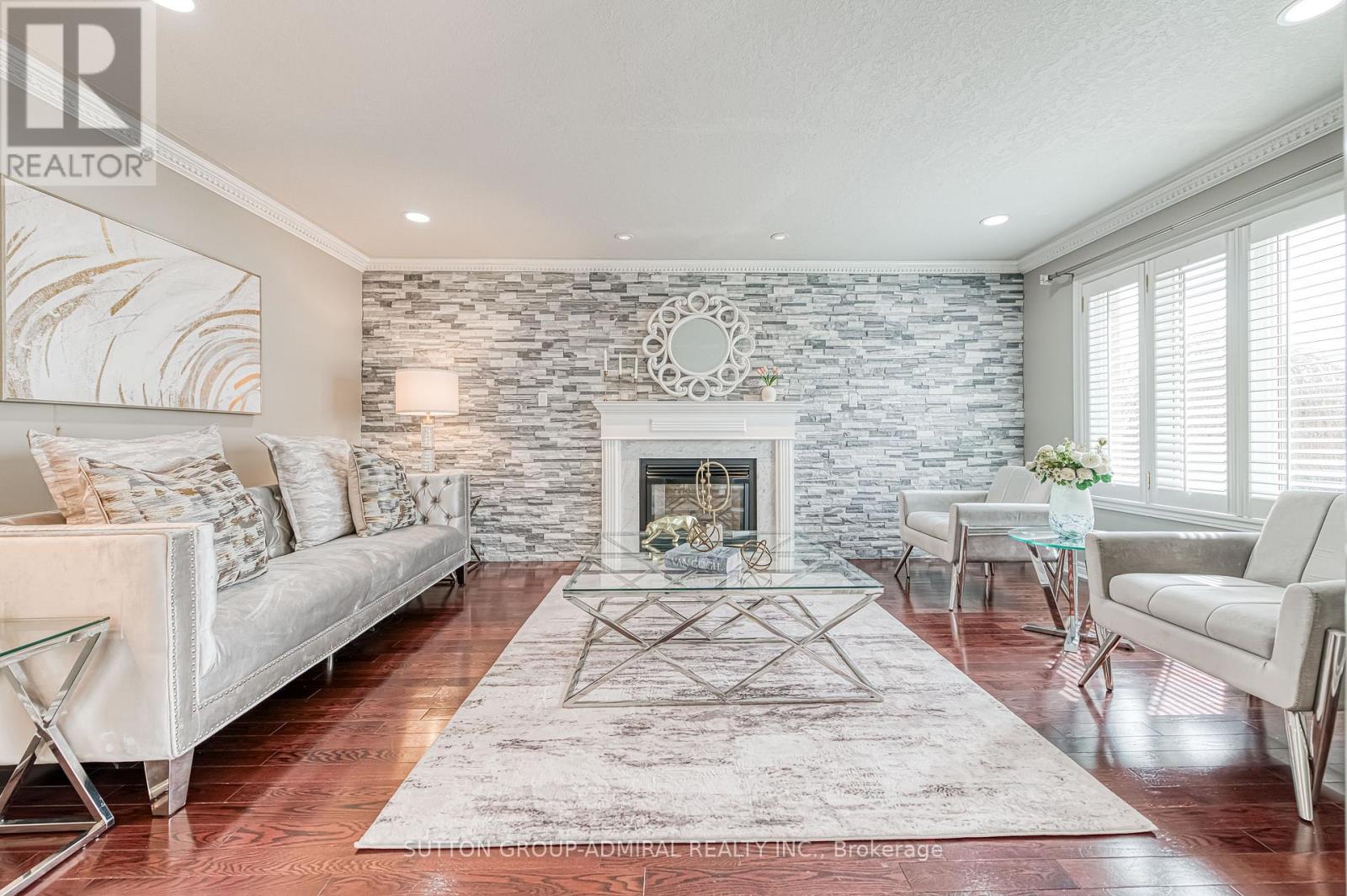 11 Saint Avenue, Bradford West Gwillimbury, Ontario  L3Z 3E6 - Photo 12 - N12411539
