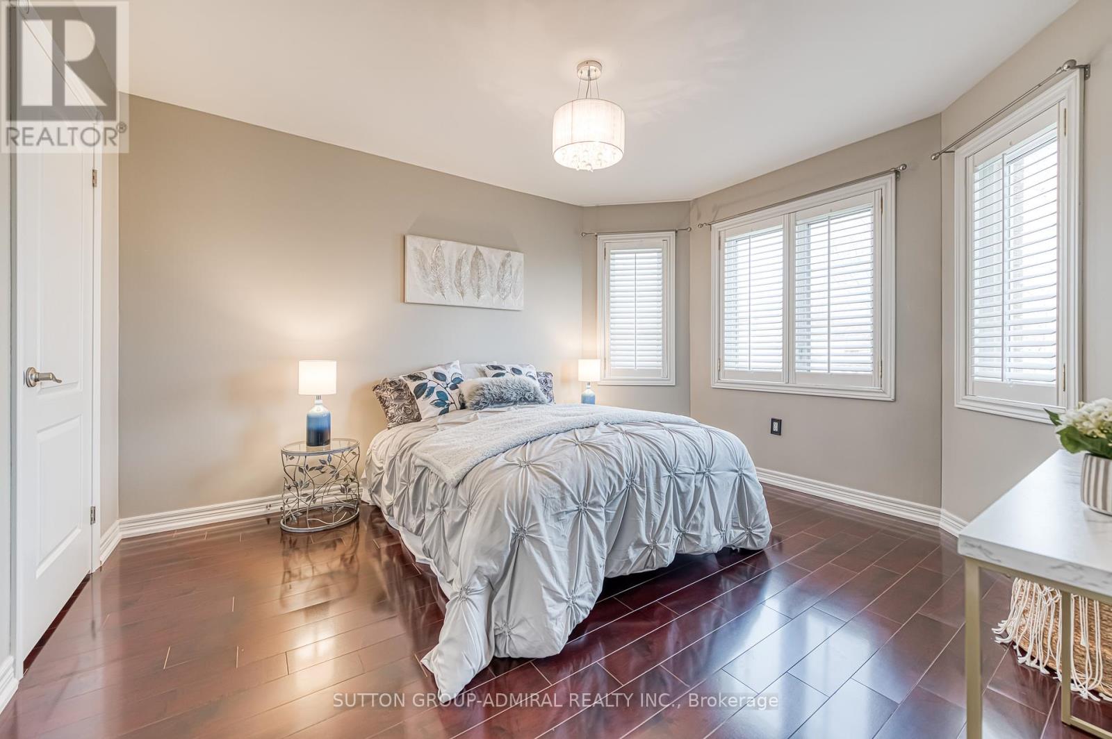 11 Saint Avenue, Bradford West Gwillimbury, Ontario  L3Z 3E6 - Photo 25 - N12411539