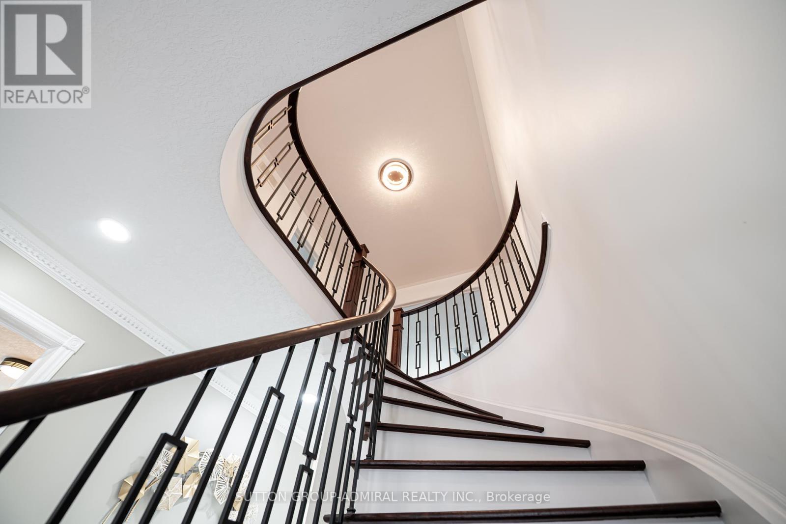 11 Saint Avenue, Bradford West Gwillimbury, Ontario  L3Z 3E6 - Photo 28 - N12411539